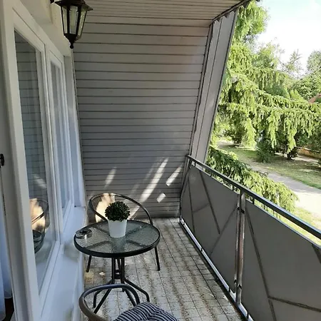 Nikolett Apartman Hajduszoboszlo Exterior photo